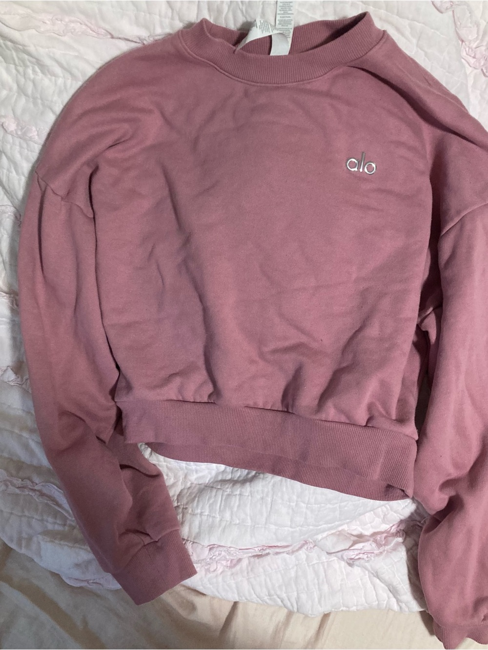 ALO Yoga Ribbed Cropped Sweatshirt in Rose Pink